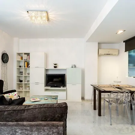 Lr2 Private Terrace & Parking Right In The Center Apartamento *